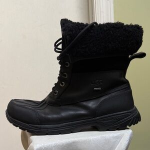 UGG men butte waterproof Black Fur-Lined Boots size 10 H4N6